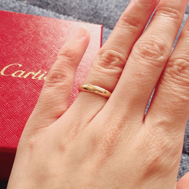【カルティエ(Cartier)の口コミ】 以前からシンプルな石なしのゴールドリングに憧れがあり、結婚指輪はこれ…