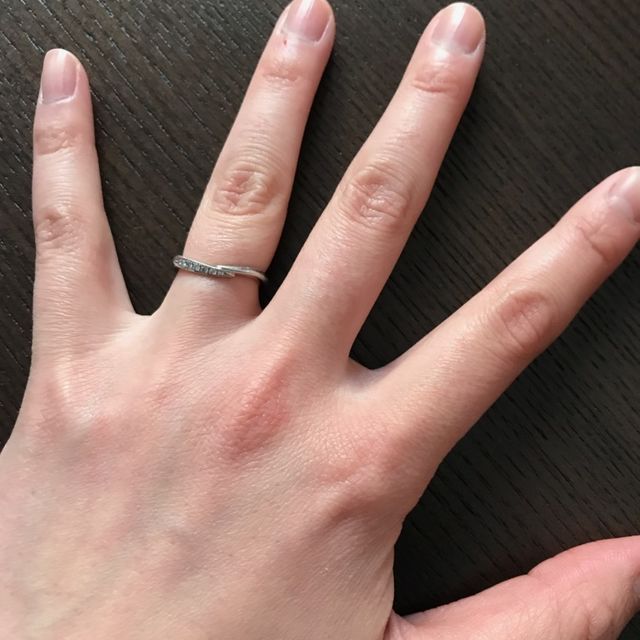 【俄(にわか)の口コミ】 特にブランドのこだわりはありませんでしたが、婚約指輪に俄の指輪を頂い…