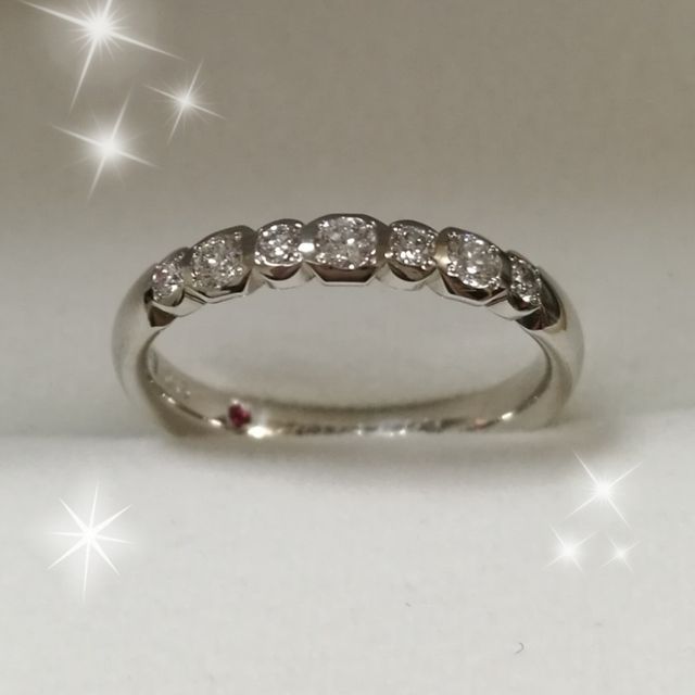 【PILOT BRIDAL(パイロットブライダル)の口コミ】 遠目でもキラッキラのハーフエタニティに大満足です。金属アレルギーなの…