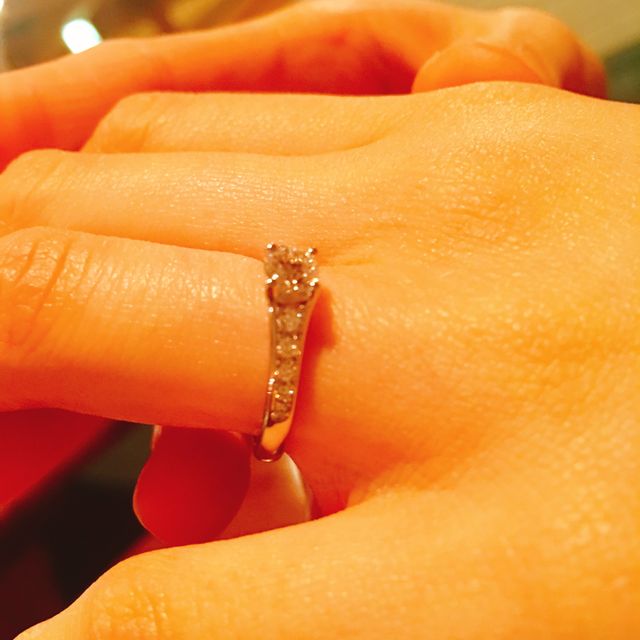 【エクセルコダイヤモンド(EXELCO DIAMOND)の口コミ】 最初見たときからデザインが気に入って、ダイアモンドも自分で選べる所が…