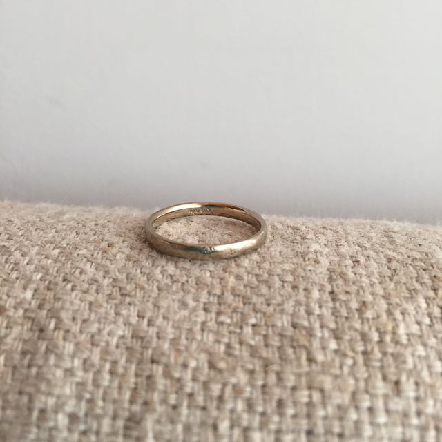 【メデルジュエリー(Mederu jewelry)の口コミ】 きらびやかすぎず、男性がつけても悪目立ちしない、自分たちの服装に似合…