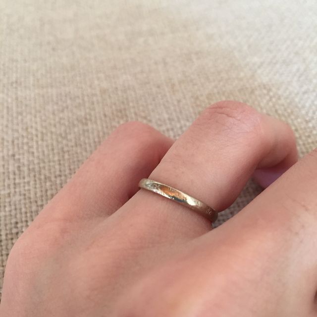 【メデルジュエリー(Mederu jewelry)の口コミ】 きらびやかすぎず、男性がつけても悪目立ちしない、自分たちの服装に似合…