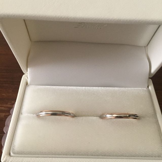 【サマンサティアラブライダル(Samantha Tiara Bridal)の口コミ】 プラチナが入っているのにリーズナブルな値段が一番の魅力。さりげなくピ…