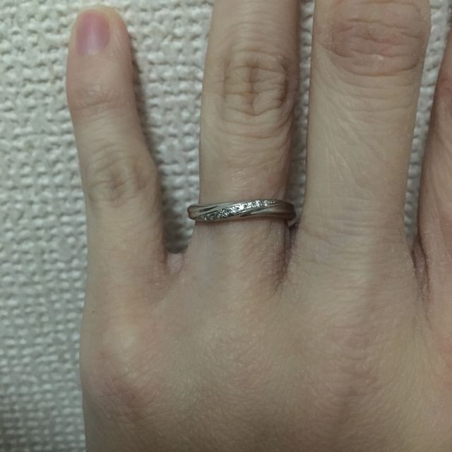 【銀座ダイヤモンドシライシの口コミ】 婚約指輪を買わないことにしたので、結婚指輪にダイヤがついているものが…