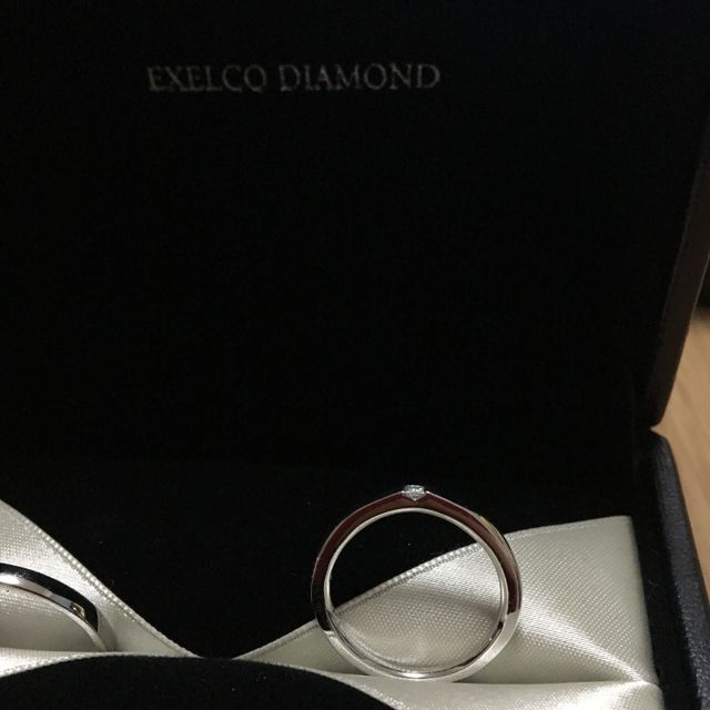 【エクセルコダイヤモンド(EXELCO DIAMOND)の口コミ】 シンプルなものがよくダイヤは一つのものと決めていたのですが、こちらで…