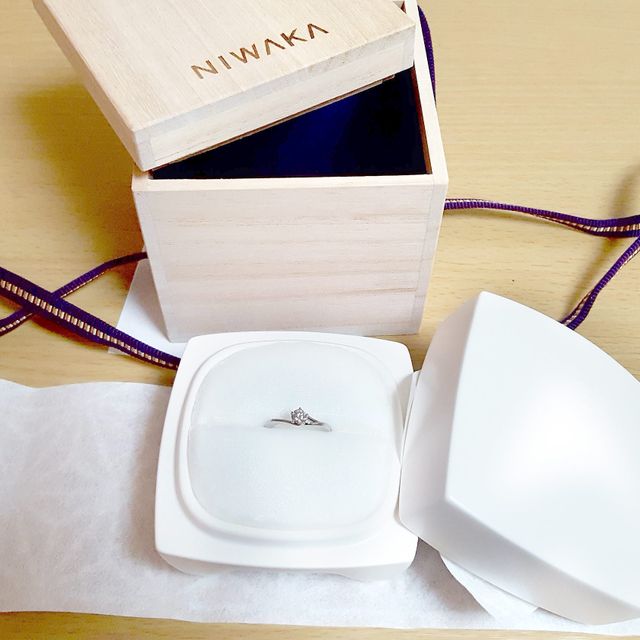 【俄(にわか)の口コミ】 この指輪「初桜」に込められた意味は“出会った頃の初々しい気持ち。…