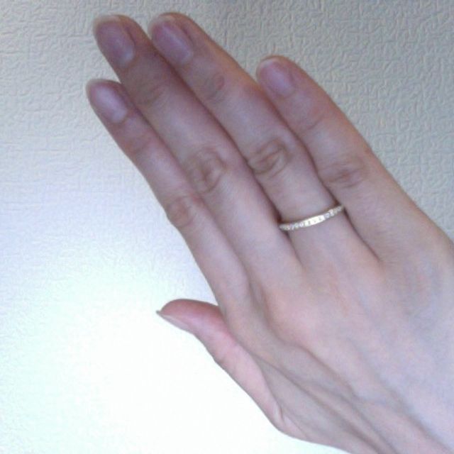 【ROYAL ASSCHER(ロイヤル・アッシャー)の口コミ】 エタニティリングを探していたので、ハーフエタニティリングというところ…