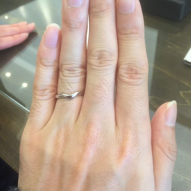 【JEWELRY  KAMATA(ジュエリーかまた)の口コミ】 ウェーブがかかっていて、普通のストレートリングじゃないのが欲しい方に…