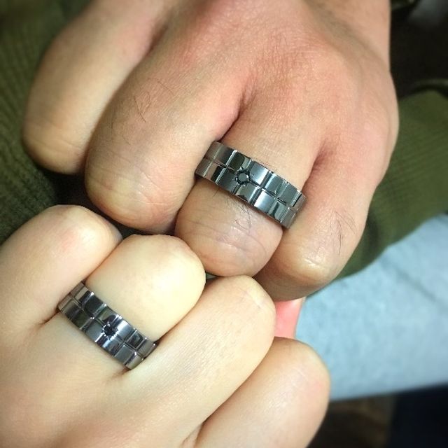 【SORA(ソラ)の口コミ】 フルオーダーできたこと。
黒の指輪が良かったが、チタンの黒塗装だと長持…