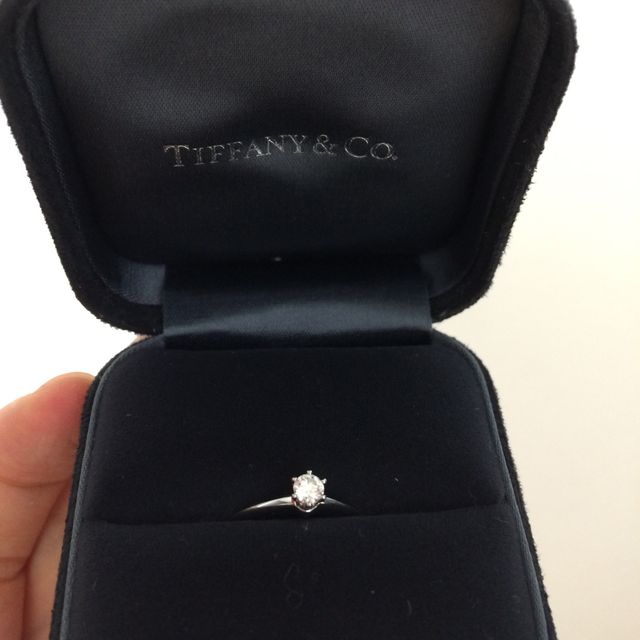 【ティファニー(Tiffany & Co.)の口コミ】 店舗に行ったときに一目惚れして購入したのですが、結婚式などにつけてい…