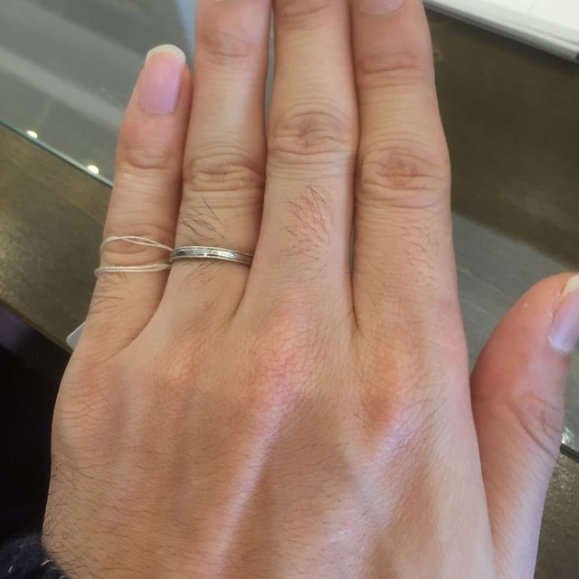 【JEWELRY  KAMATA(ジュエリーかまた)の口コミ】 最終的にこの指輪に決めたが、今回の試着時も気に入った指輪だった。
ツヤ…
