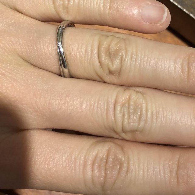 【TRECENTI(トレセンテ)の口コミ】 複数の店舗を見て回りましたが、この指輪が一番付け心地がよかったです。…