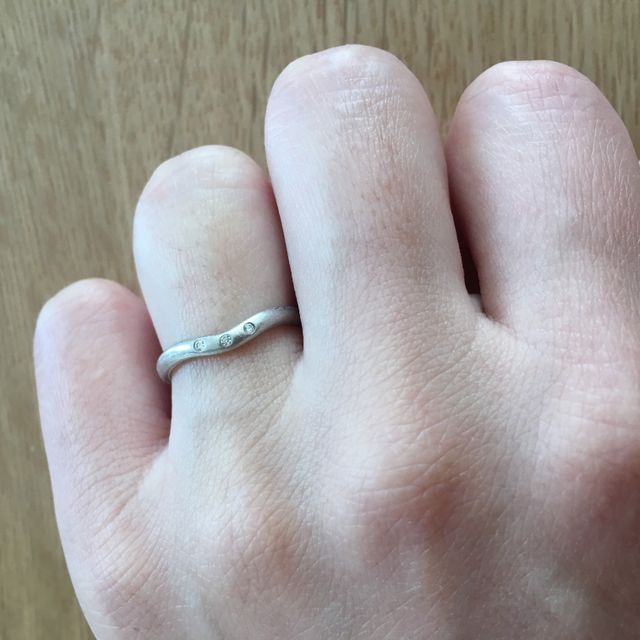 【ティファニー(Tiffany & Co.)の口コミ】 婚約指輪でティファニーをいただいていたので、結婚指輪もセットで付けら…