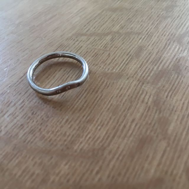【ティファニー(Tiffany & Co.)の口コミ】 婚約指輪でティファニーをいただいていたので、結婚指輪もセットで付けら…