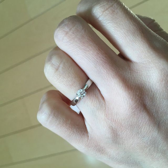 【ティファニー(Tiffany & Co.)の口コミ】 ティファニーのデザインが好きだったのと、大手のブランドということで選…