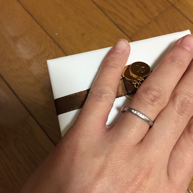 【アイプリモ(I-PRIMO)の口コミ】 リングの細身なものもありましたが、こちらの指輪は細過ぎず、厚過ぎず、…