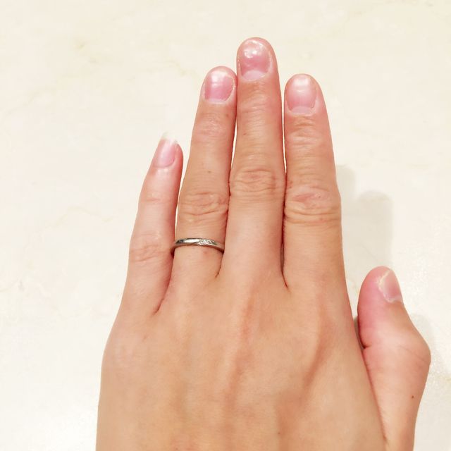 【アイプリモ(I-PRIMO)の口コミ】 旦那さんとペアでつける結婚指輪で、私自身シンプルな細いデザインの物を…