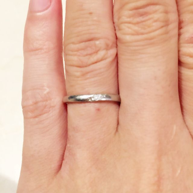 【アイプリモ(I-PRIMO)の口コミ】 旦那さんとペアでつける結婚指輪で、私自身シンプルな細いデザインの物を…