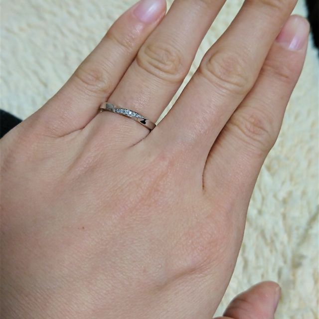 【TOMOE(トモエ)の口コミ】 デザインの好みは徹底的に調べてシンプルな石のないものも捨てがたく、最…