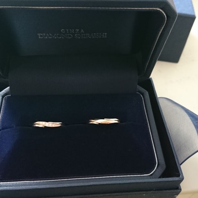 【銀座ダイヤモンドシライシの口コミ】 一番最初に紹介された指輪でどれをみても最初のがとても良く、割と早く即…