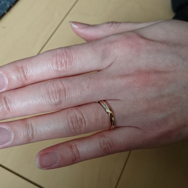 【銀座ダイヤモンドシライシの口コミ】 一番最初に紹介された指輪でどれをみても最初のがとても良く、割と早く即…