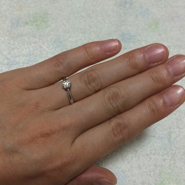 【佐藤正栄堂の口コミ】 婚約指輪だと普段は使わず冠婚葬祭の時につけるので多少石が邪魔でもダイ…