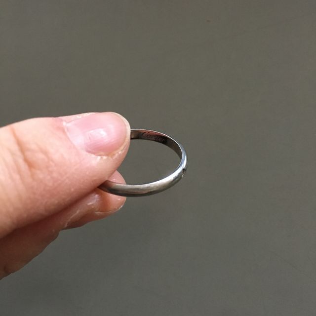 【カルティエ(Cartier)の口コミ】 結婚指輪ということで、普段使いのものを検討していたので、できるだけシ…