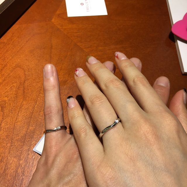 【TRECENTI(トレセンテ)の口コミ】 双子ダイヤ、着け心地すごくよかったです。私はお揃いの指輪に憧れがあっ…