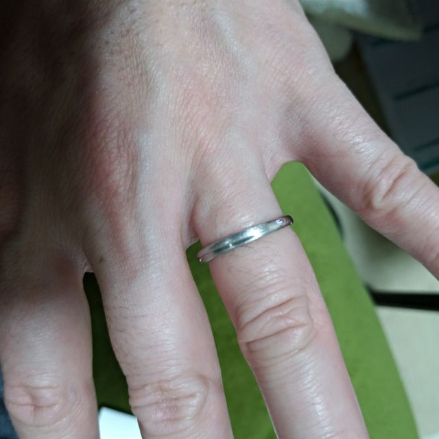 【銀座ダイヤモンドシライシの口コミ】 ・シンプルだが上品なデザインのものが多かった。
・自分達の予算に近い価…