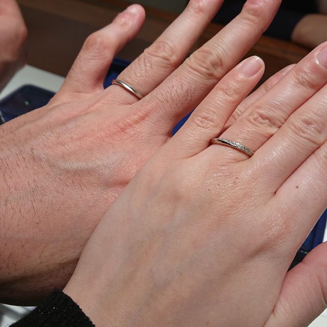 【銀座ダイヤモンドシライシの口コミ】 レディースのちょっとひねりの入ったデザインに沿ったきれいなダイヤモン…