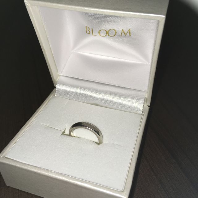【BLOOM(ブルーム)の口コミ】 シンプル尚且つ遊び心もあるようなデザインを探していて、太さが所々違い…