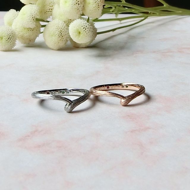 【ith(イズ)の口コミ】 人と被らない指輪を探していました。
ゆびが太いので、Ｖ字のフォルムがい…