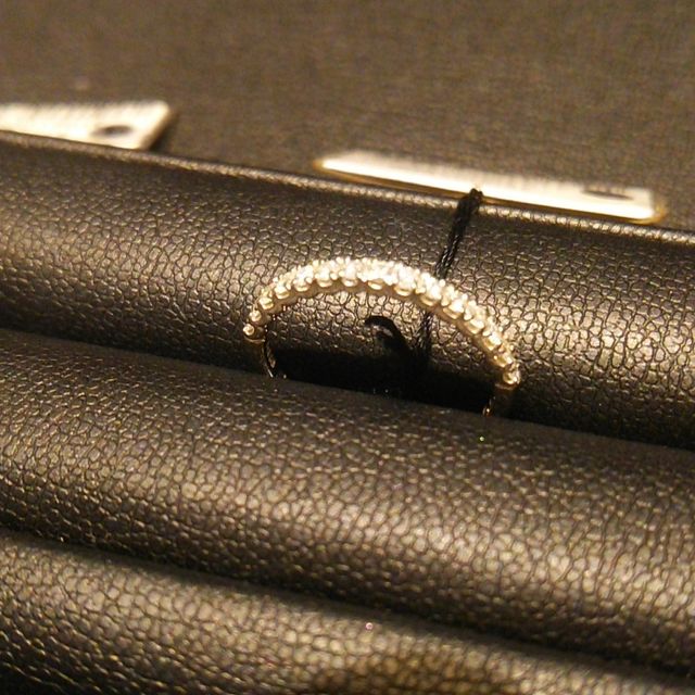 【エクセルコダイヤモンド(EXELCO DIAMOND)の口コミ】 爪止めなので、横から見ても上から見てもどこらかでもキラキラと光ってい…