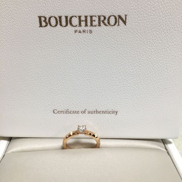 【ブシュロン(BOUCHERON)の口コミ】 結婚指輪をBOUCHERONでペアで揃えたく、婚約指輪もそれに合わせて探してい…