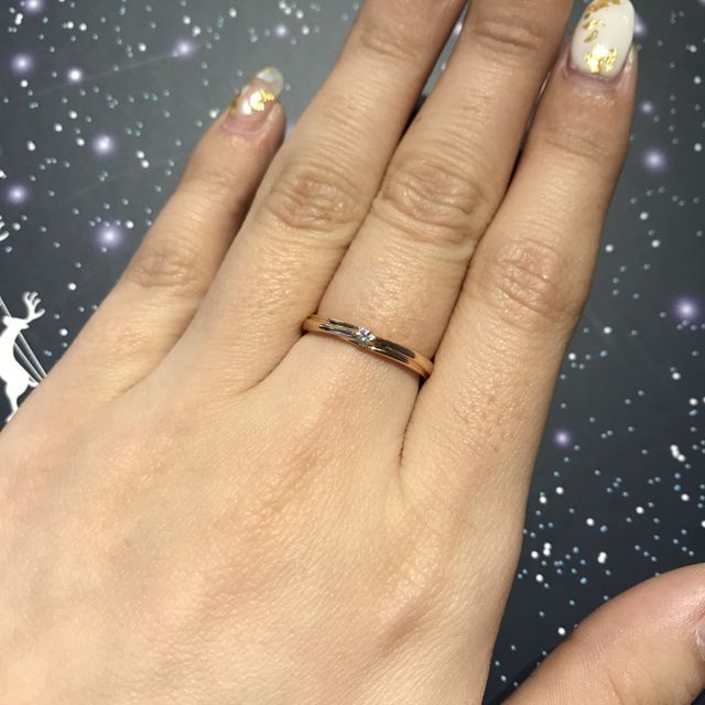 【銀座ダイヤモンドシライシの口コミ】 華奢だけど華奢すぎない指輪を探していたところこちらの商品を見てこちら…