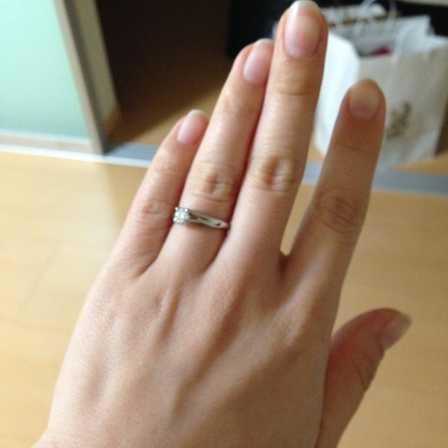 【ショーメ(CHAUMET)の口コミ】 カギ爪になっているような指輪はいやだったので違う形で探していたところ…