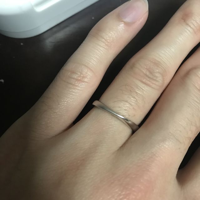 【銀座ダイヤモンドシライシの口コミ】 価格が他のブランドよりも安い割には、新婦側のものはダイアモンドの大き…