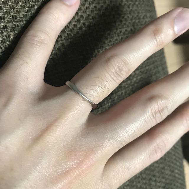 【銀座ダイヤモンドシライシの口コミ】 価格が他のブランドよりも安い割には、新婦側のものはダイアモンドの大き…