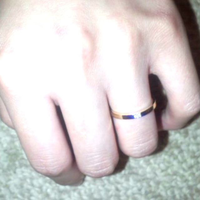 【4℃ BRIDAL(ヨンドシーブライダル)の口コミ】 ペアで購入するのであまり凝ったデザインのものではなく、シンプルなもの…