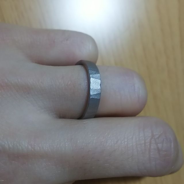 【MIORING(ミオリング)の口コミ】 インターネットで調べたらそんなに高くない値段で個性的なデザインの指輪…