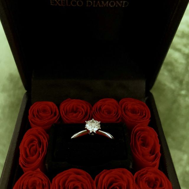 【エクセルコダイヤモンド(EXELCO DIAMOND)の口コミ】 デザインはシンプルにしようと最初に決めており、納得のいくシンプルさで…