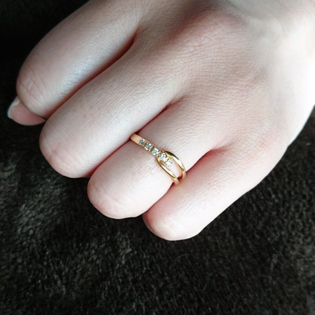 【ヴァンドーム青山(VENDOME AOYAMA)の口コミ】 ゴールドで探していたところ、ヴァンドームさんでこのリングに出会いまし…