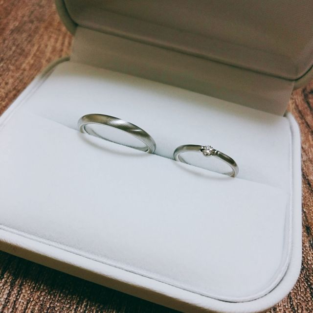 【PROOF OF GUILD(プルーフオブギルド)の口コミ】 シンプルながらも少し個性があるリングを探していたので、一般的に多いデ…