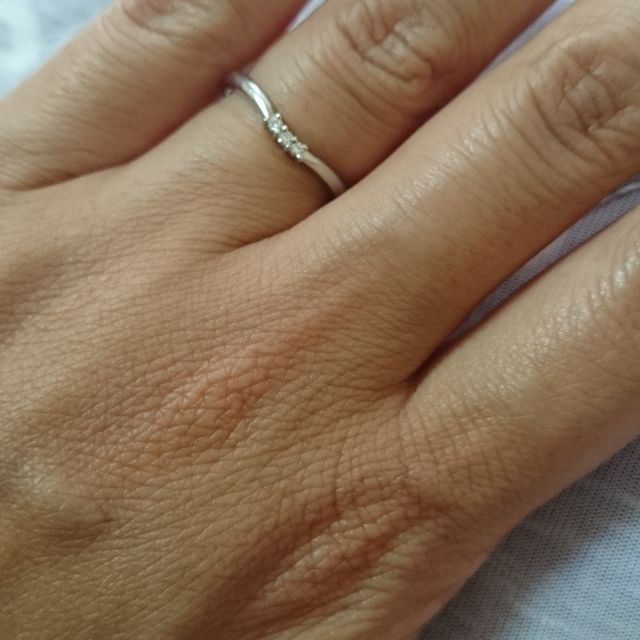 【アイプリモ(I-PRIMO)の口コミ】 ごつめの指輪より、品のある細いデザインの指輪がよくてずっと探していた…