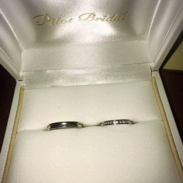 【PILOT BRIDAL(パイロットブライダル)の口コミ】 
旦那が気に入ったものを付けたかったので、自分の好きなデザインの物を選…