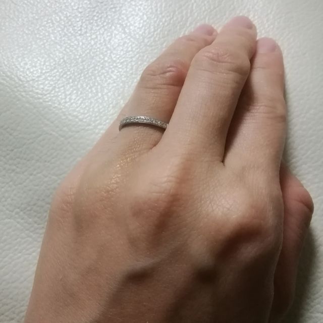 【GALA JEWELRY(ガラジュエリー)の口コミ】 毎日つける結婚指輪でも出来るだけ華やかに！と決めていたので、エタニテ…