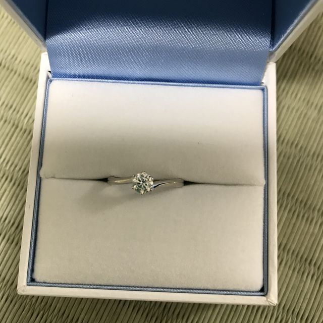 【GALA JEWELRY(ガラジュエリー)の口コミ】 ダイヤ、リングのデザイン全て主人と一から選び、2人のイニシャルを掘って…