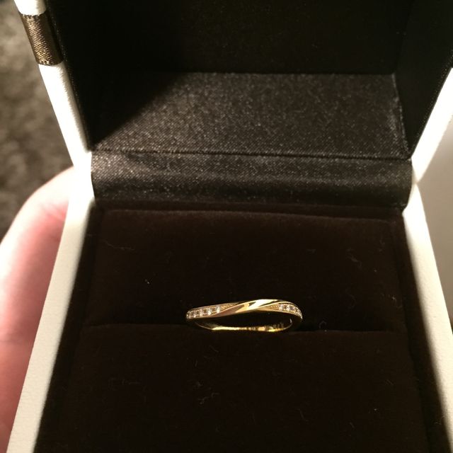 【アイプリモ(I-PRIMO)の口コミ】 ゴールドで探していてネットで探していると、シルバーのデザインが圧倒的…