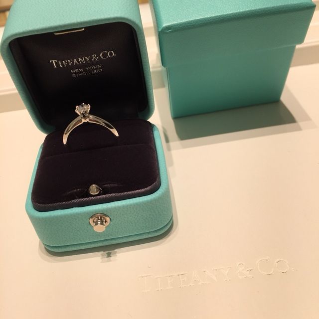 【ティファニー(Tiffany & Co.)の口コミ】 婚約指輪は、ティファニーセッティングと決めていましたがせっかくなので…