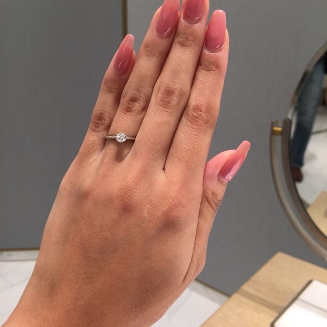 【ティファニー(Tiffany & Co.)の口コミ】 婚約指輪は、ティファニーセッティングと決めていましたがせっかくなので…